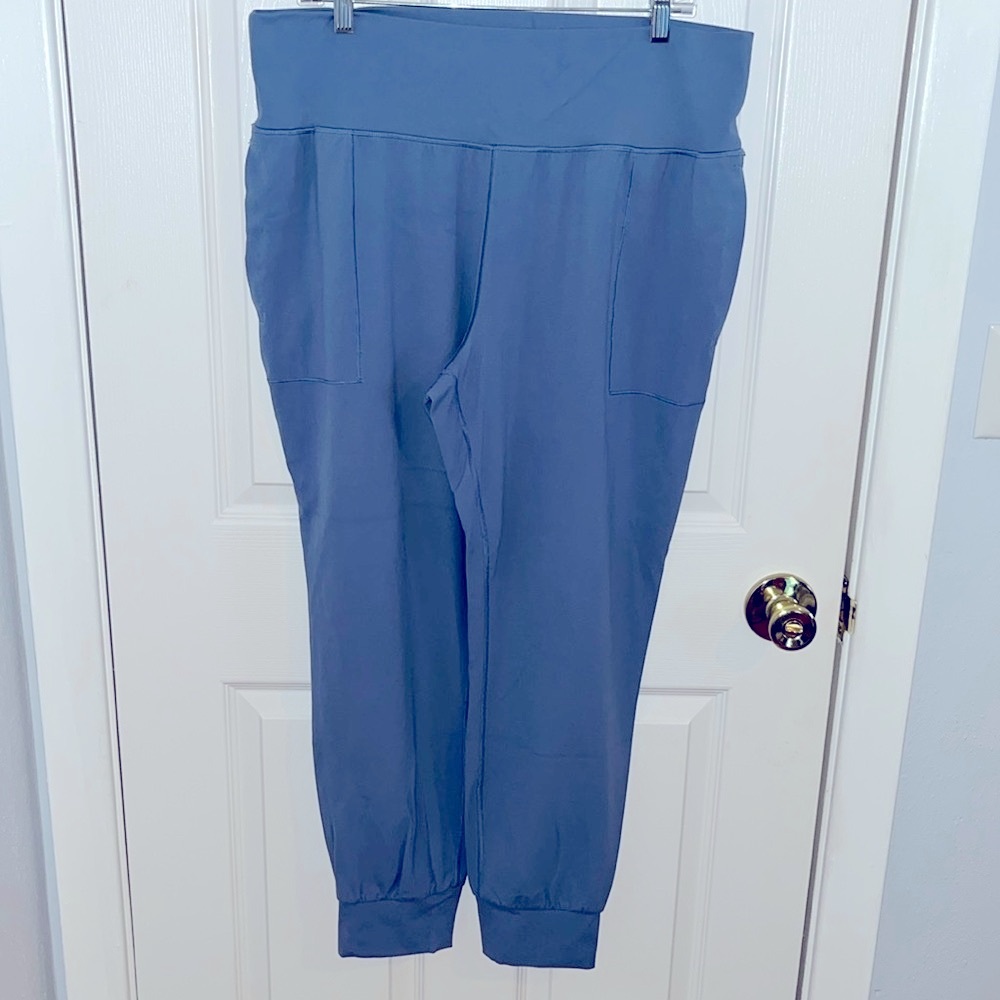 Athleta Salutation Jogger